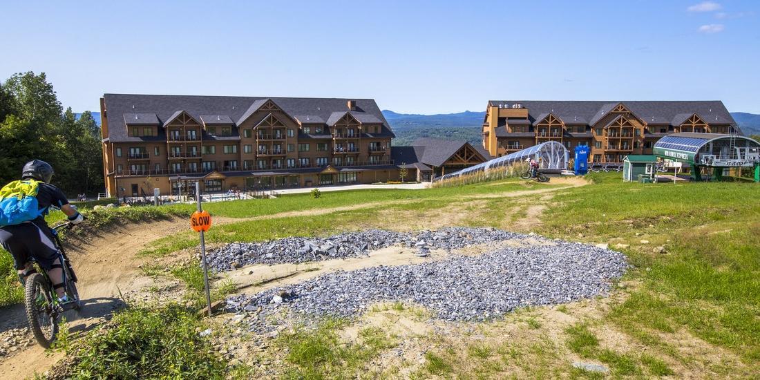 Burke Mountain Hotel And Conference Center Buitenkant foto